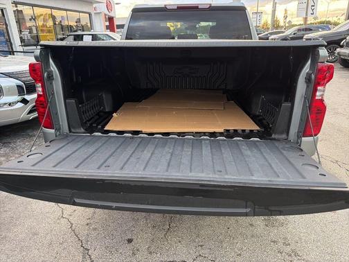 Sterling Gray Metallic 2024 Chevrolet Silverado 1500 LT