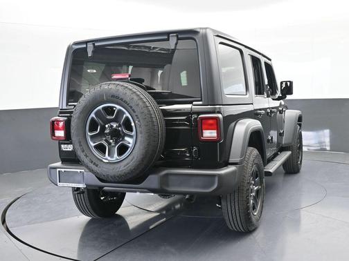 Black Clearcoat 2026 Jeep Wrangler Sport