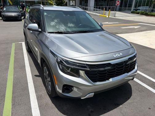 Steel Gray 2024 Kia Seltos S