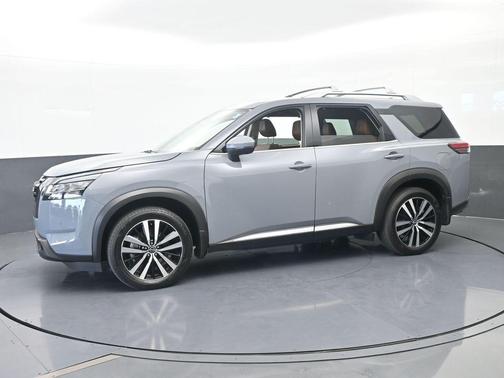 Boulder Gray Pe 2024 Nissan Pathfinder Platinum