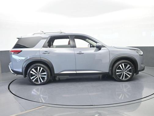 Boulder Gray Pe 2024 Nissan Pathfinder Platinum