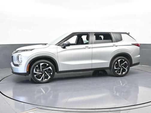 2022 Mitsubishi Outlander ES
