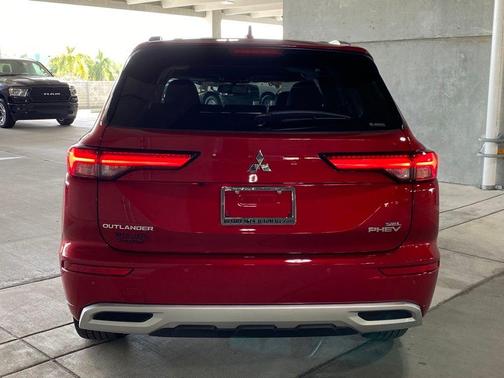 2023 Mitsubishi Outlander PHEV SEL