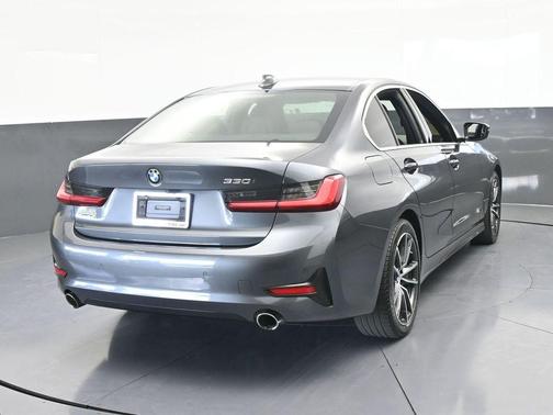 2021 BMW 330 i