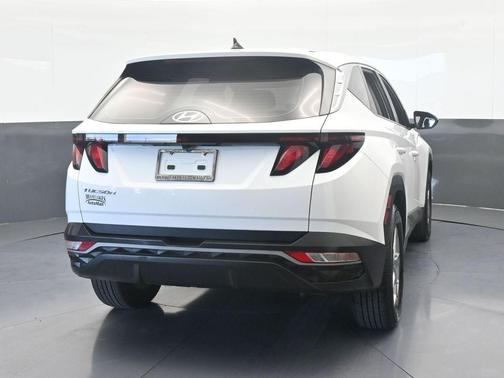 2023 Hyundai TUCSON SE