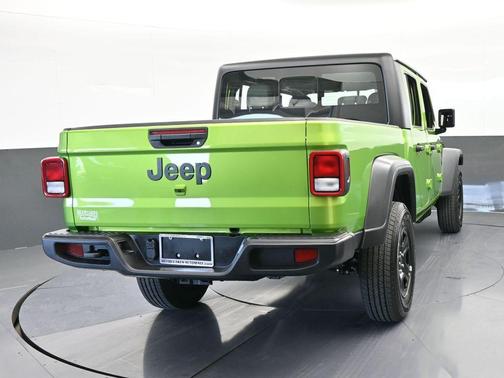 2026 Jeep Gladiator Sport