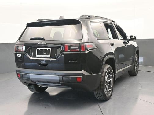 Diamond Black 2026 Jeep Cherokee LAREDO/LIMITED