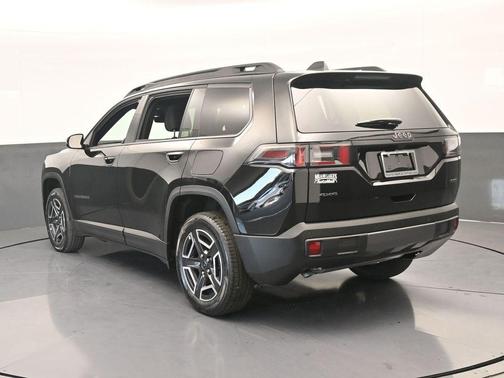 Diamond Black 2026 Jeep Cherokee LAREDO/LIMITED