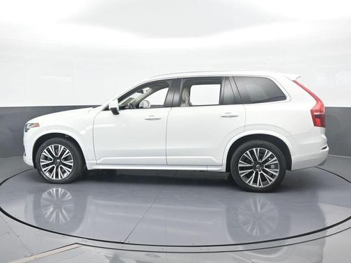 2020 Volvo XC90 T5 Momentum 7 Passenger