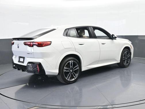 2025 BMW X2 xDrive28i