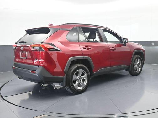 Pearl 2025 Toyota RAV4 XLE