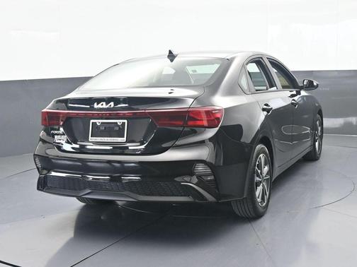 Aurora Black Pearl 2023 Kia Forte LXS