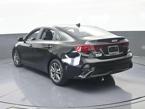 Aurora Black Pearl 2023 Kia Forte LXS