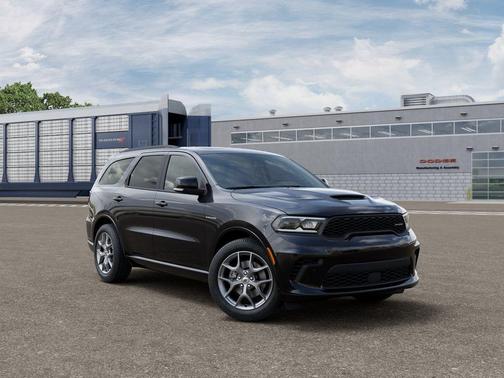 DB Black Crystal Clearcoat 2026 Dodge Durango GT Plus HEMI V8