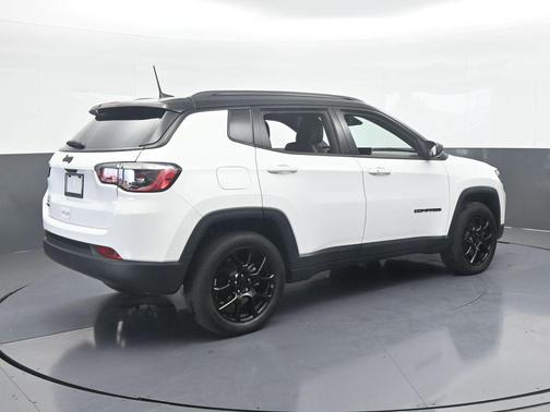 2023 Jeep Compass Altitude
