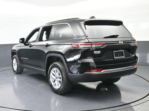 2026 Jeep Grand Cherokee Laredo X