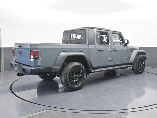 2026 Jeep Gladiator Sport