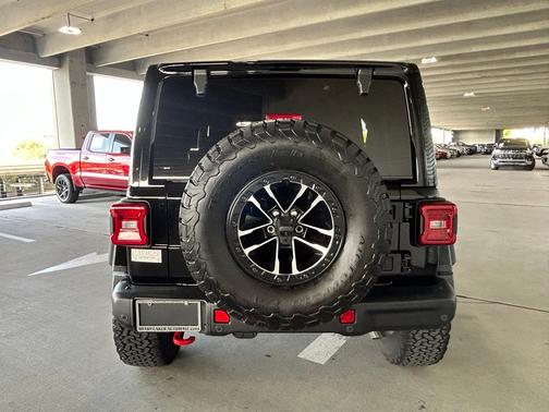 Black Clearcoat 2026 Jeep Wrangler Rubicon