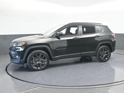 Diamond Black 2026 Jeep Compass Latitude