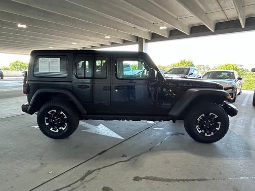 Black Clearcoat 2024 Jeep Wrangler 4xe Rubicon