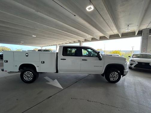 Summit White 2026 Chevrolet Silverado 2500 WT