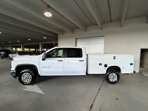 Summit White 2026 Chevrolet Silverado 2500 WT