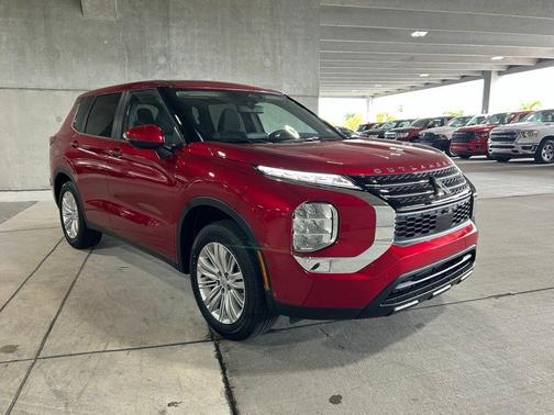 2024 Mitsubishi Outlander ES