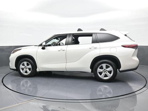 2021 Toyota Highlander LE