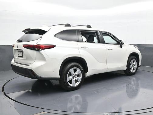 2021 Toyota Highlander LE