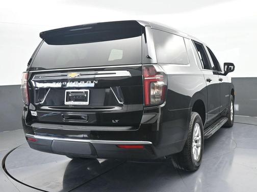 2024 Chevrolet Suburban LT