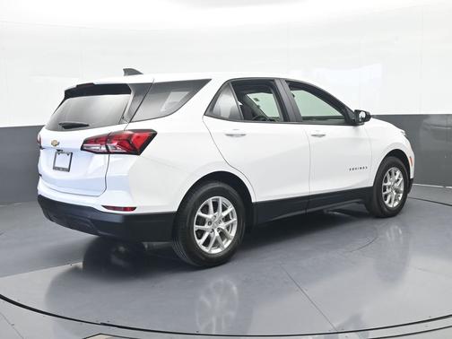 Summit White 2023 Chevrolet Equinox LS