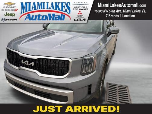 Everlasting Silver 2024 Kia Telluride LX