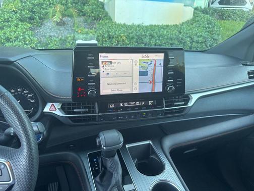 2022 Toyota Sienna XSE 7 Passenger