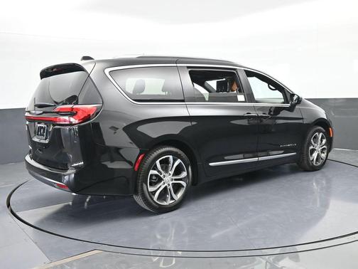 2026 Chrysler Pacifica Pinnacle