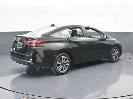 2023 Nissan Versa 1.6 SV
