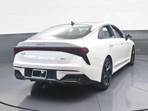 Snow White Pearl 2025 Kia K5 GT-Line