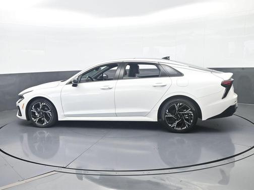 Snow White Pearl 2025 Kia K5 GT-Line