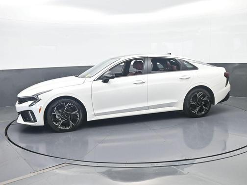 Snow White Pearl 2025 Kia K5 GT-Line