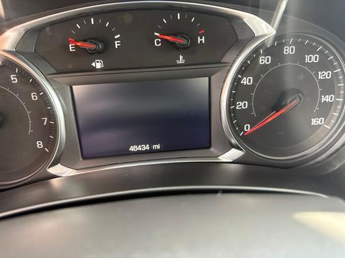 Summit White 2022 Chevrolet Equinox LT