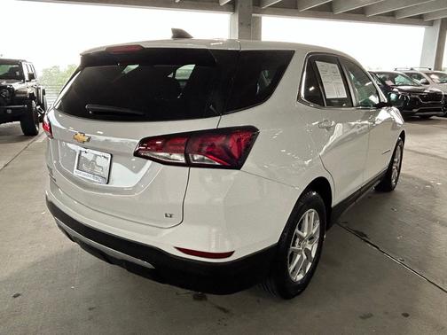 Summit White 2022 Chevrolet Equinox LT