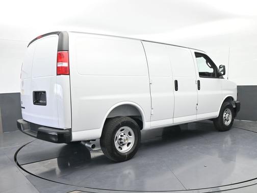 Summit White 2025 Chevrolet Express 2500 Work Van