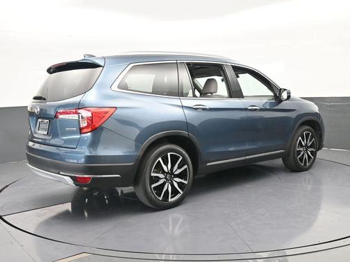2022 Honda Pilot Touring 7-Passenger