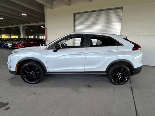 White 2023 Mitsubishi Eclipse Cross LE