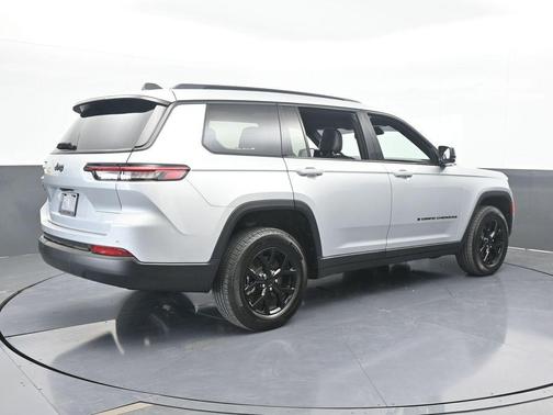 2024 Jeep Grand Cherokee L Laredo