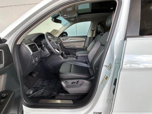 2022 Volkswagen Atlas 3.6L SE w/Technology
