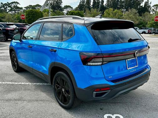 2025 Volkswagen Taos 1.5T SE Black