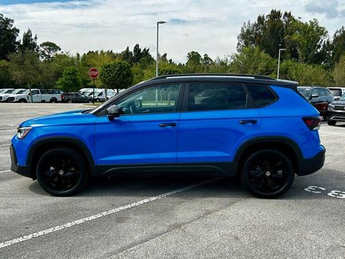 2025 Volkswagen Taos 1.5T SE Black