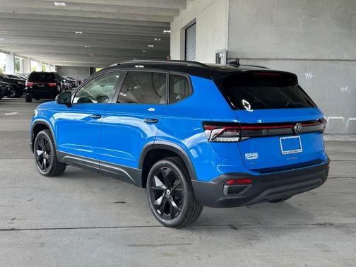 2025 Volkswagen Taos 1.5T SE Black