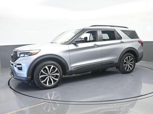 Silver Metallic 2023 Ford Explorer ST