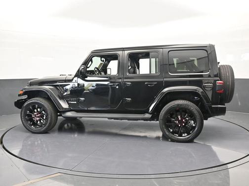 2021 Jeep Wrangler Unlimited Sahara Altitude